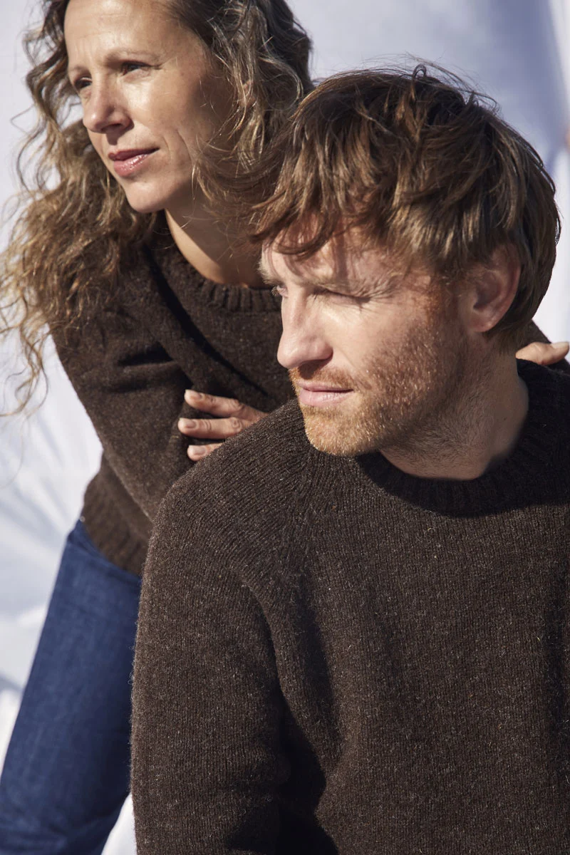 pull en laine col rond marron
