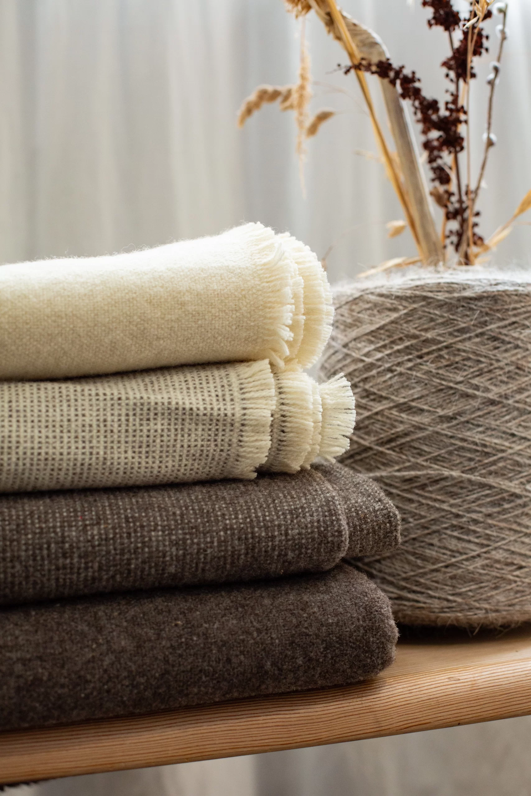 Plaid en laine de quatre couleurs différentes
